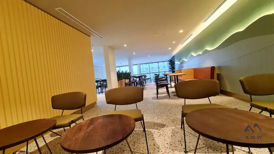 Starbucks fit-out and decoration work by AMW For Construction